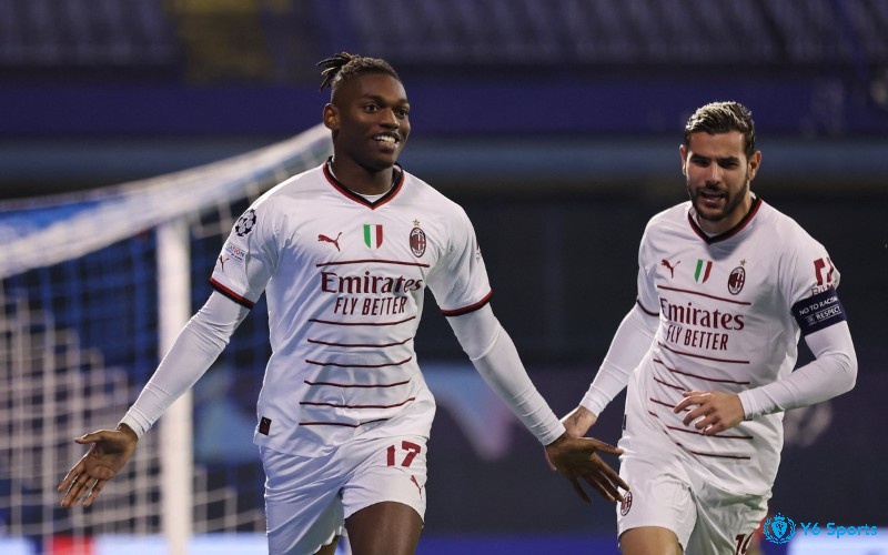 Đứng đầu bảng xếp bóng đá ý là đội tuyển AC Milan