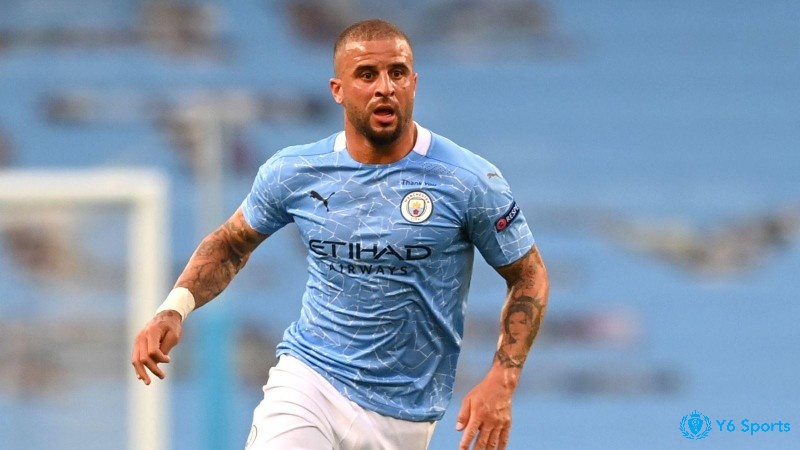 Kyle Walker là cầu thủ thi đấu ở vị trí hậu vệ phải nổi tiếng với khả năng tấn công mạnh mẽ